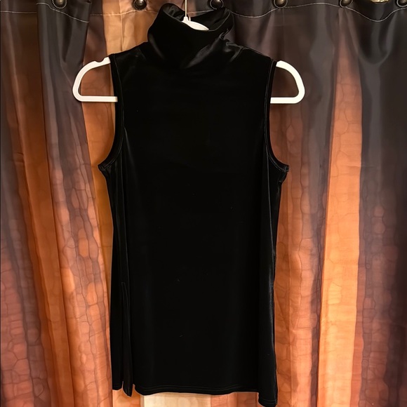Black Sleeveless Turtleneck Top - Picture 1 of 5